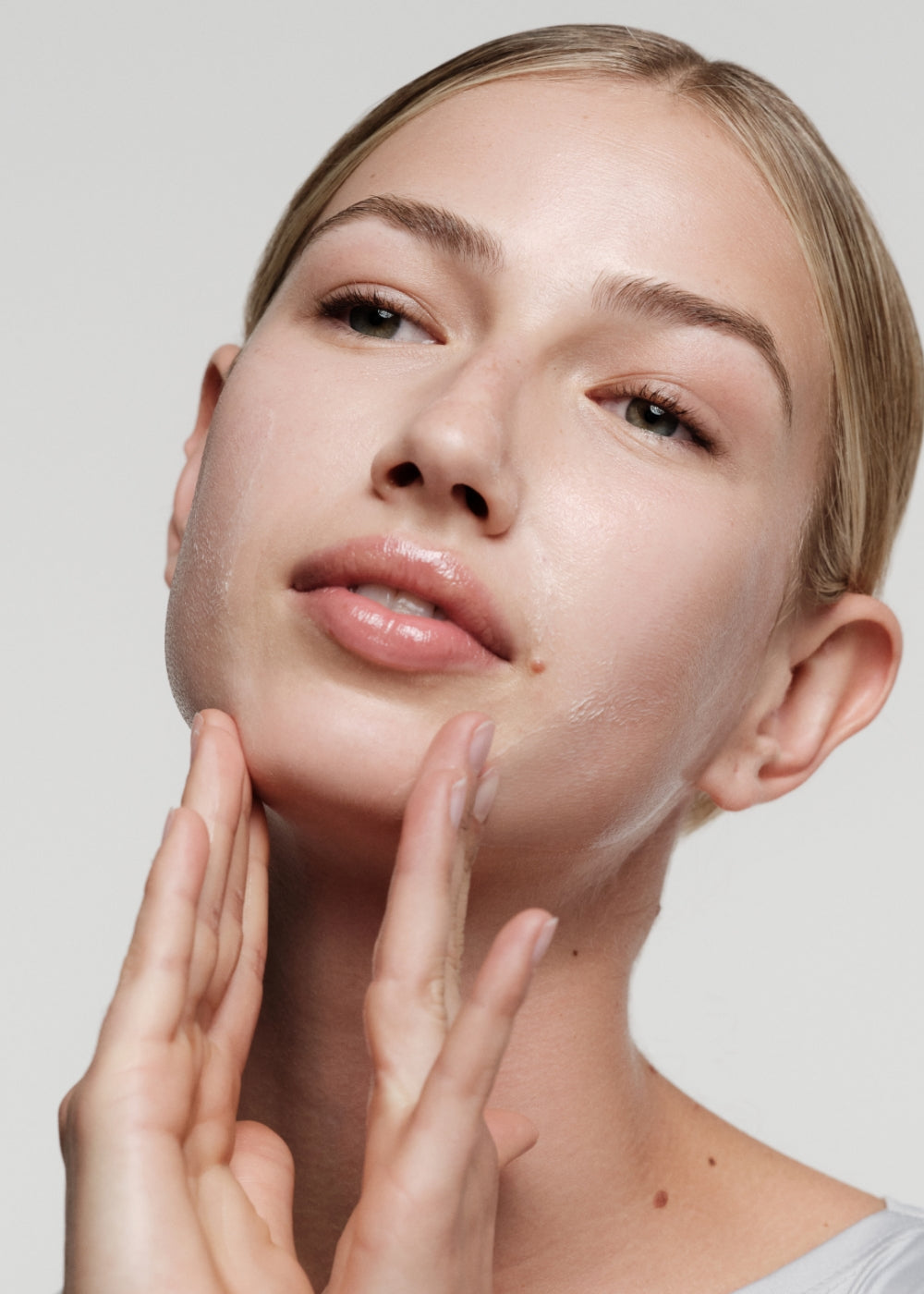 Pasul 1 – Gel de curățare cu acid glicolic 