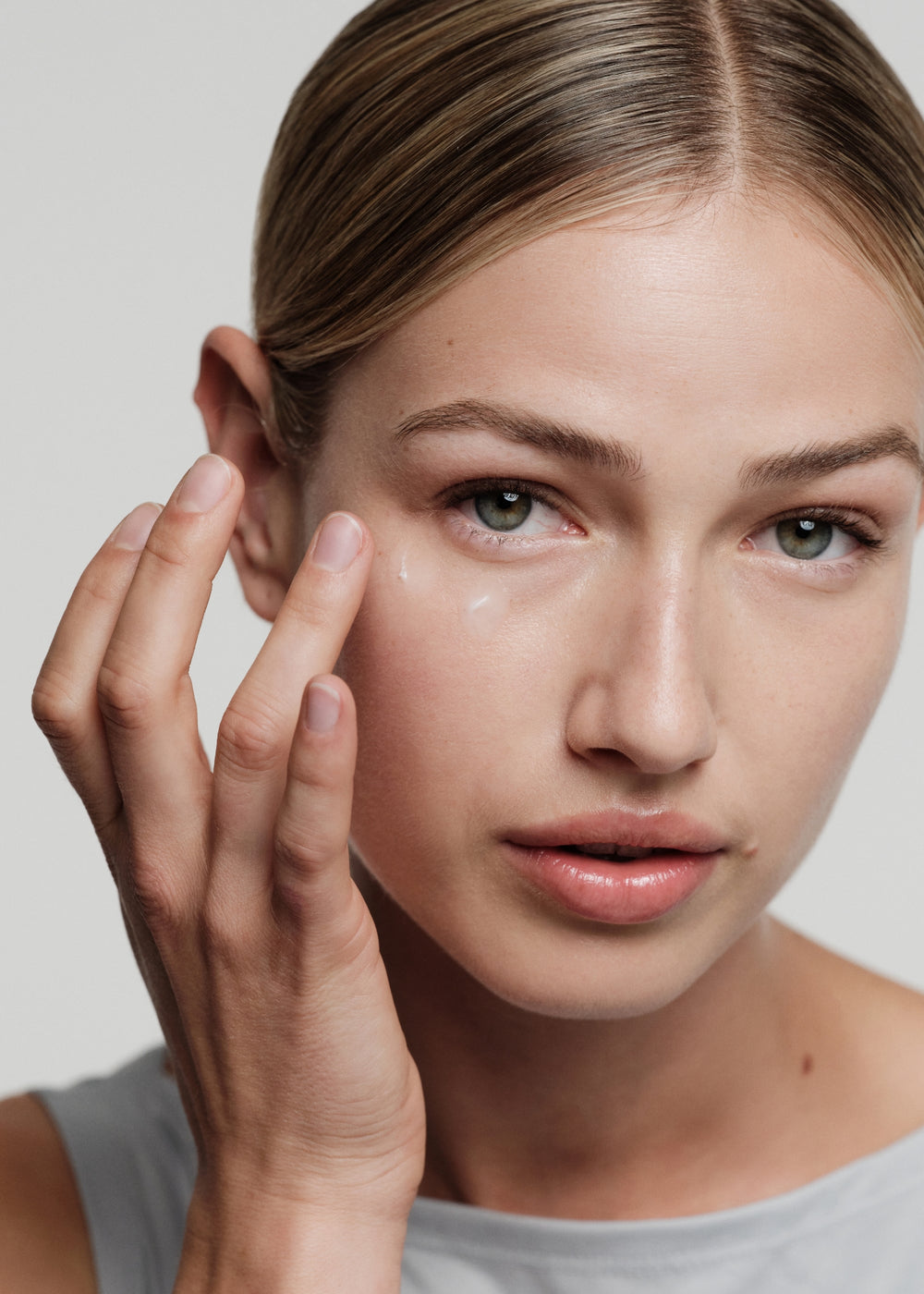 Pasul 4: Aquafil Hydra Complex Gel-cremă contur ochi