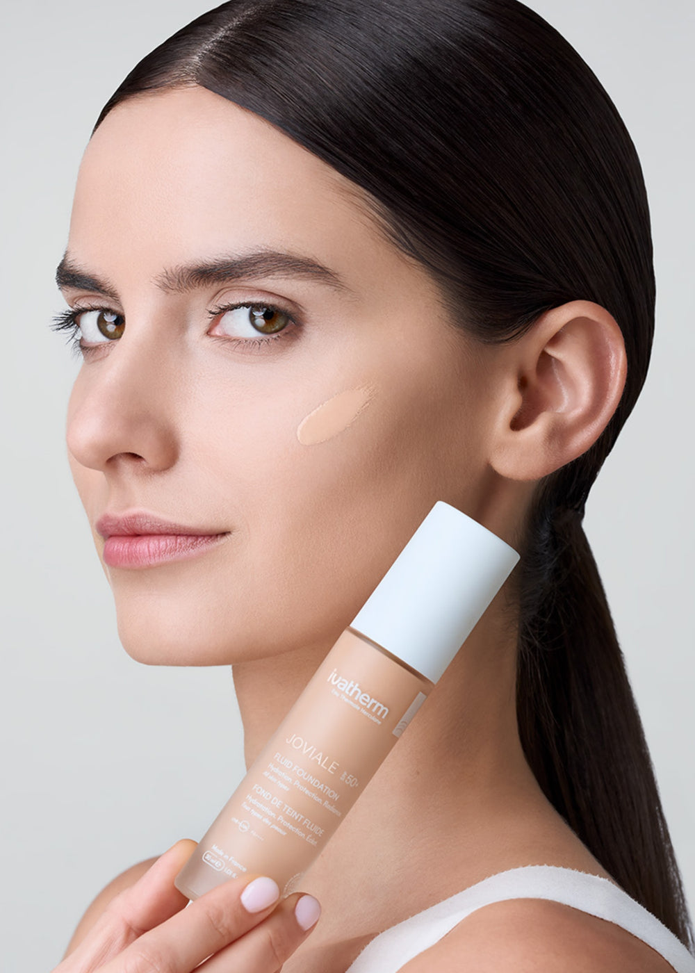 Pasul 6: Joviale Fond de Ten Fluid SPF 50+